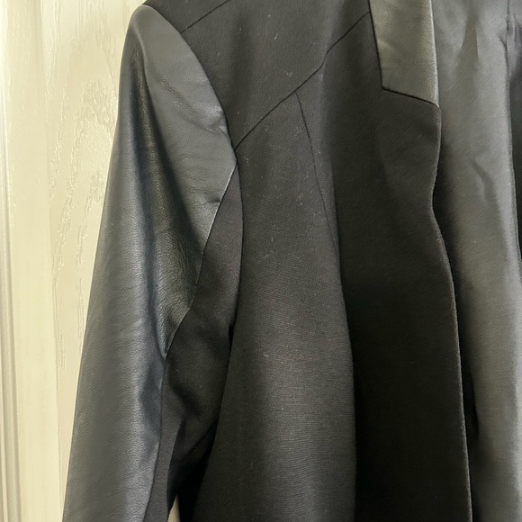 NWT Ricki’s Black Blazer with Faux Leather TrIm - Picture 5 of 7